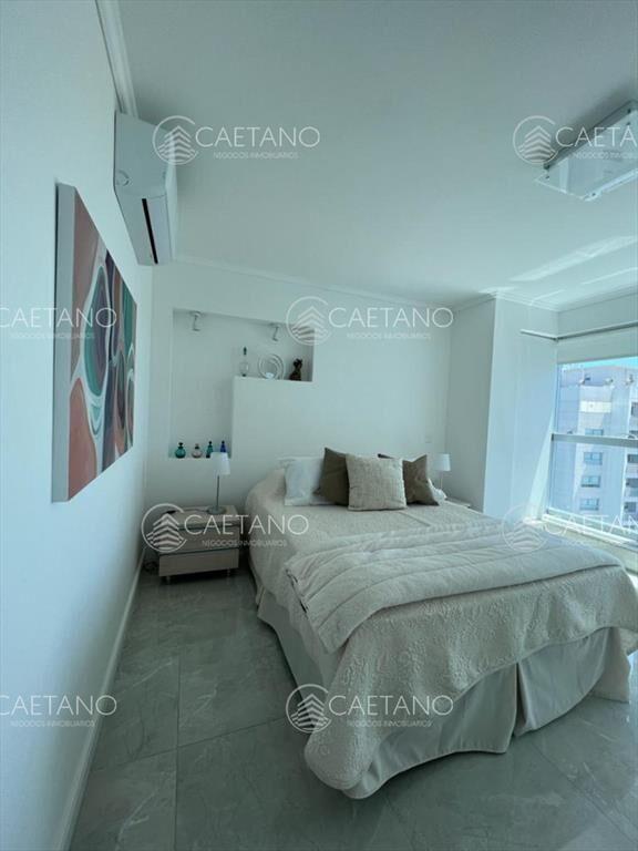 Venta apartamento 4 dormitorios playa mansa Punta