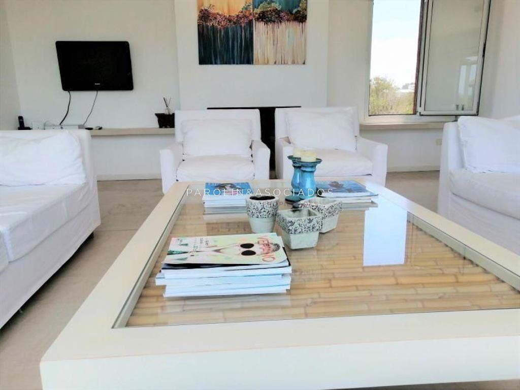 Casa de 5 dormitorios en venta en Manantiales,