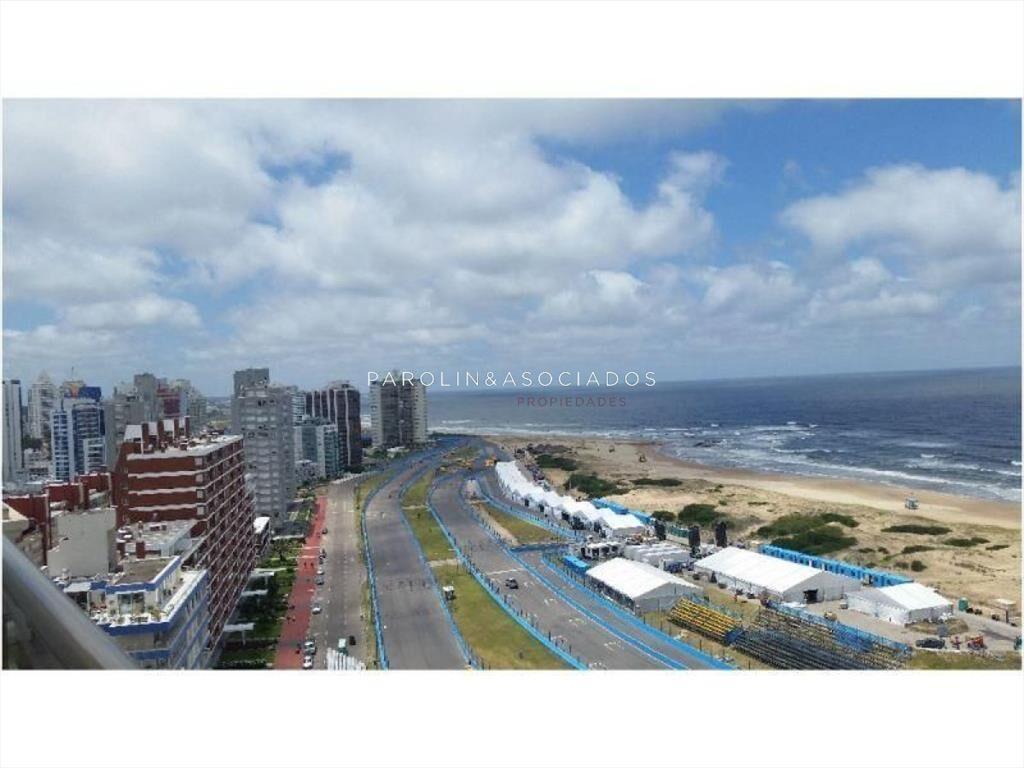 Pent-House en venta de 3 dormitorios en Torre del