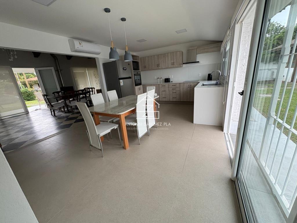Alquiler anual casa de 3 dormitorios en Mansa,