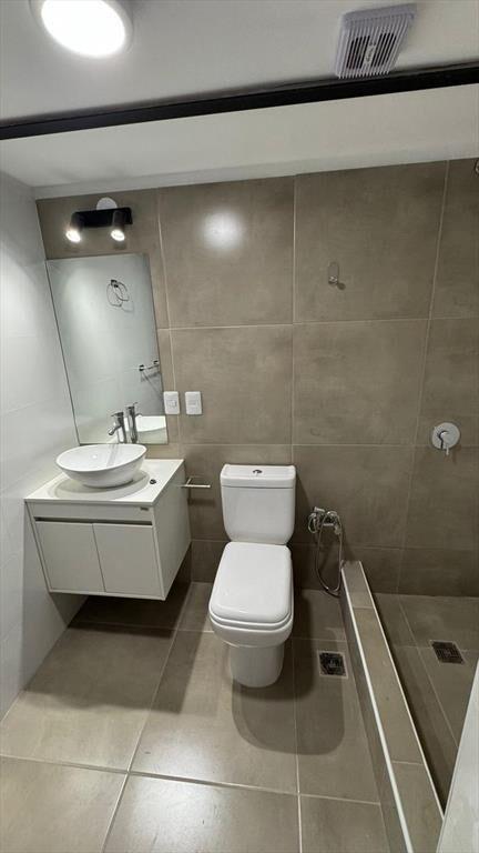Plaza Matriz y Sarandi, estrena 52 m2, muy iluminado!!