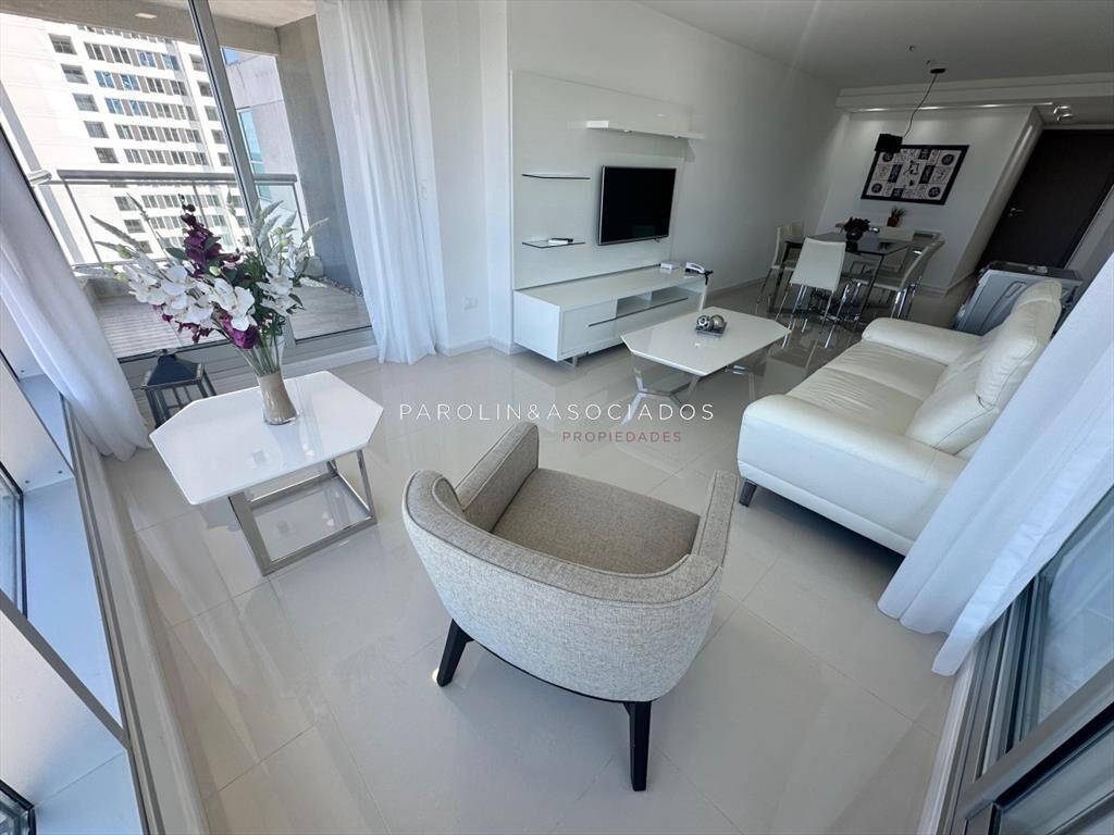 Apartamento en venta de 3 dormitorios en torre