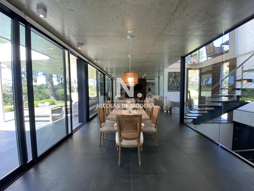 Vende casa en Pinar del Faro de 3 dormitorios.