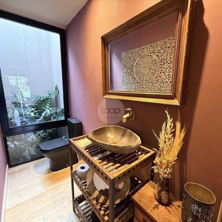 Casa de 3 dormitorios, 3 baños, diseño y paisajismo en Viñe