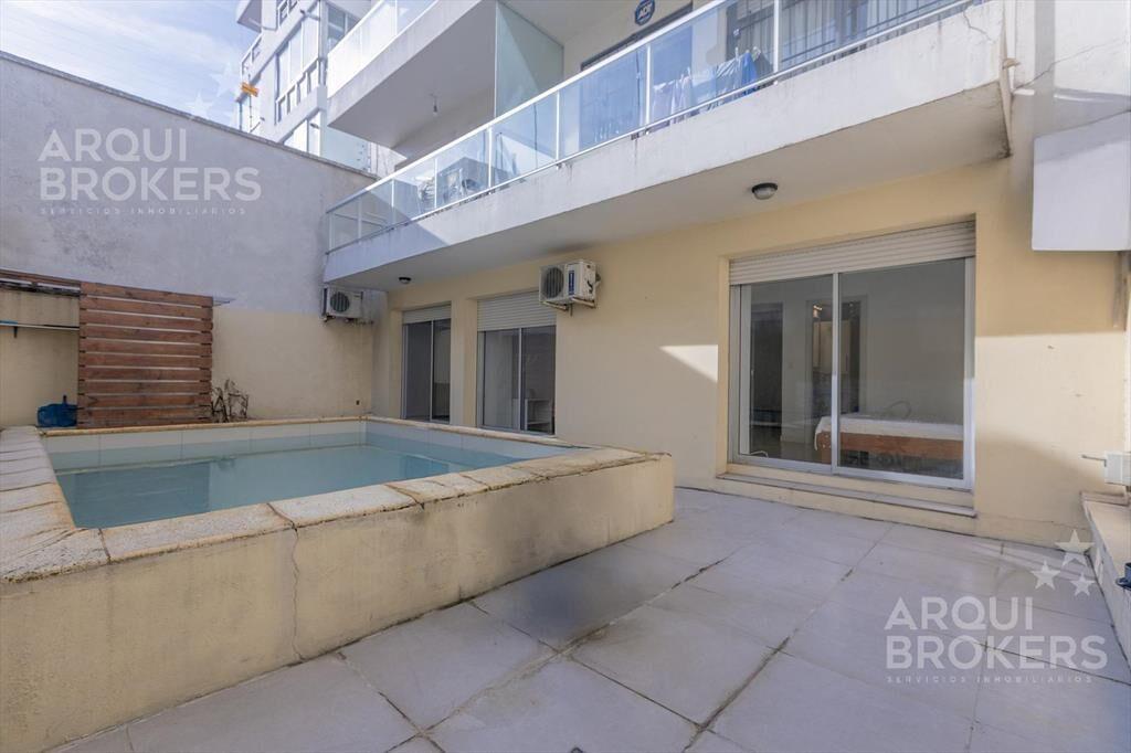 Apartamento de 3 dormitorios en venta en Rambla de Malvín c