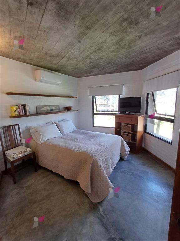 Casa en Montoya, 3 dormitorios y dependencia completa