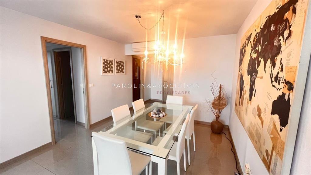 Apartamento en venta de 2 dormitorios en edificio
