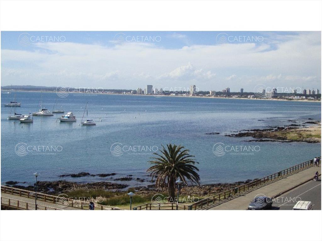 apartamento con vista al puerto