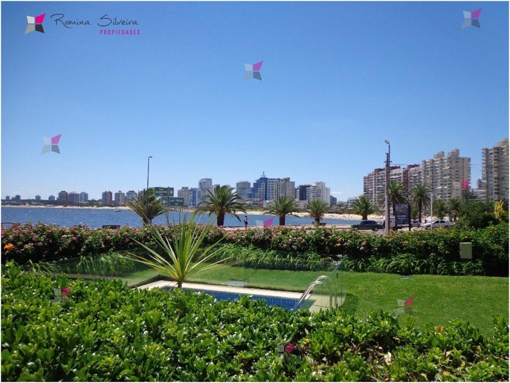 VENTA DE APARTAMENTO DE 3 DORMITORIOS EN PUERTO PUNTA DEL E