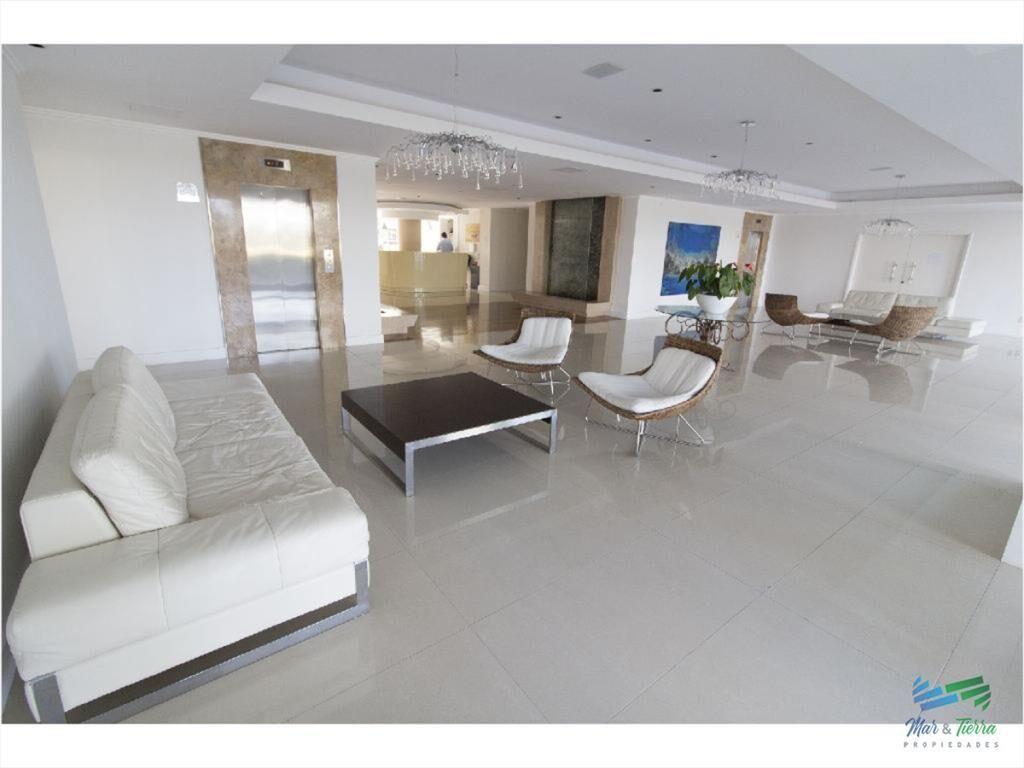 Apartamento de 3 dormitorios, cerca de Enjoy, del