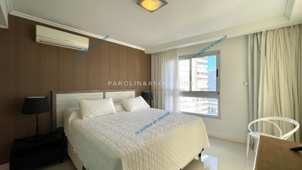 Penthouse de 4 dormitorios en Península, Punta