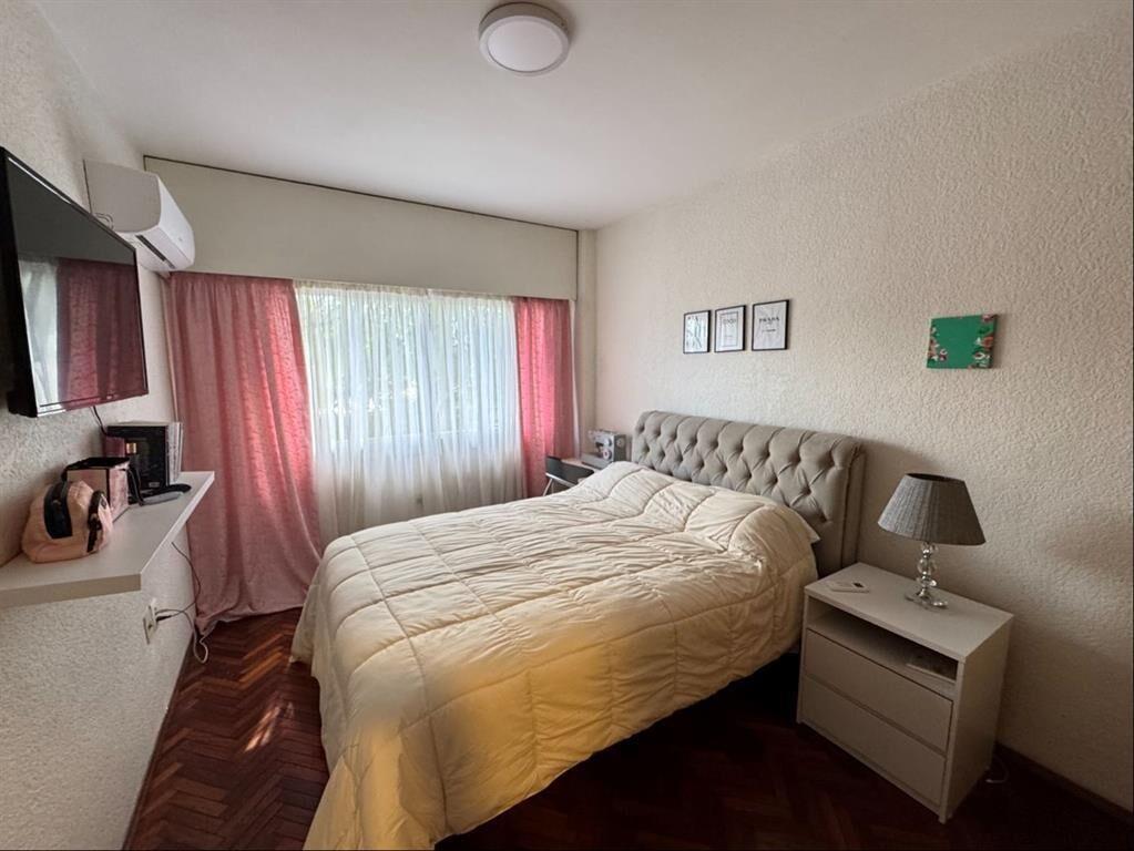 Próximo a Rambla, 2 D, GGE, Balcon al frente