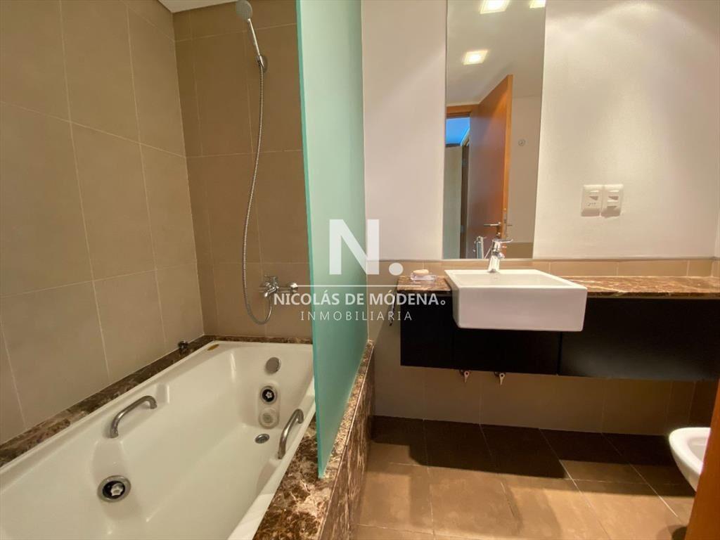 Alquila apartamento en Peninsula Punta del Este, de 3 dormi