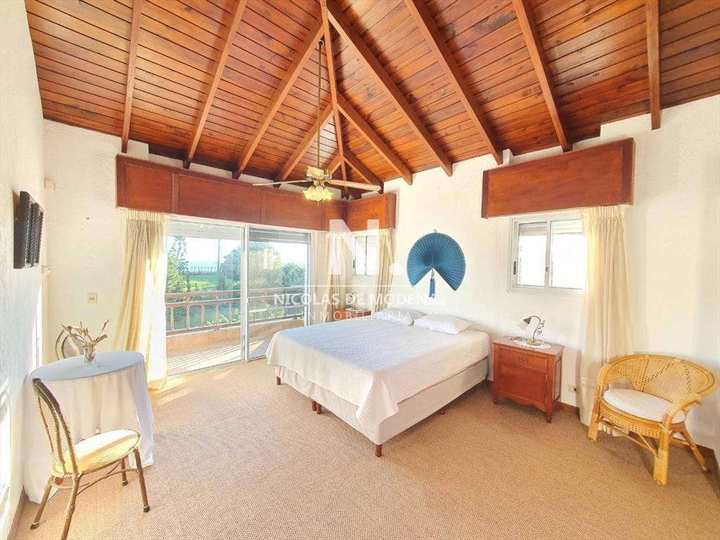 Venta de Casa 4 DORMITORIOS en Playa Mansa, Punta