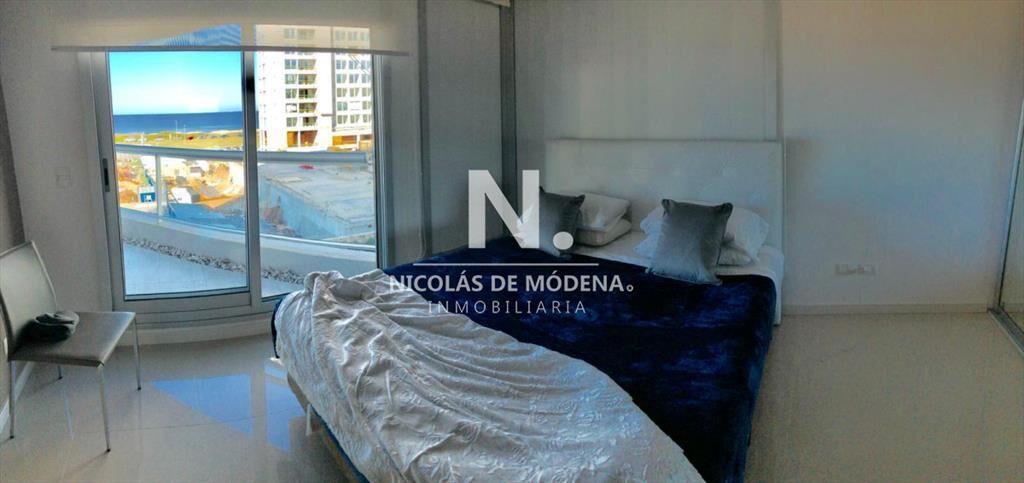 Apartamento de 3 dormitorios con parrillero en a