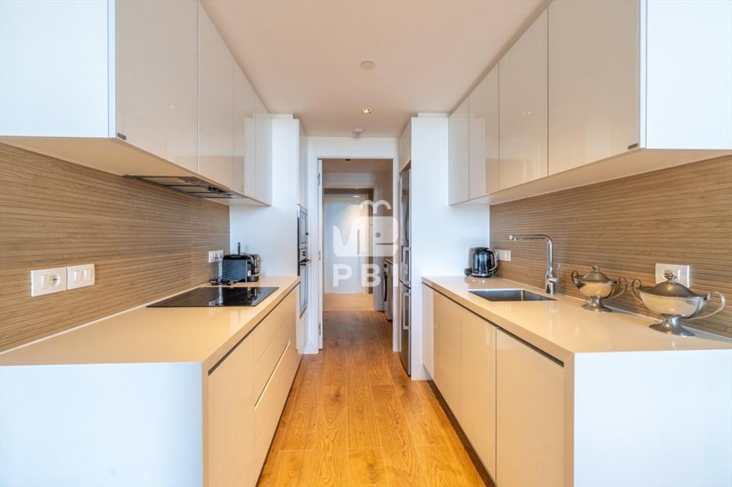Elegancia Moderna en la Exclusiva Torre Trump - -