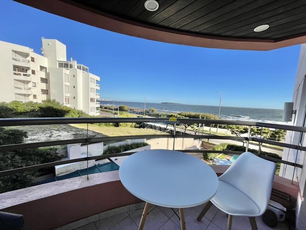 APARTAMENTO EN VENTA FRENTE AL MAR EN MANSA DE 1