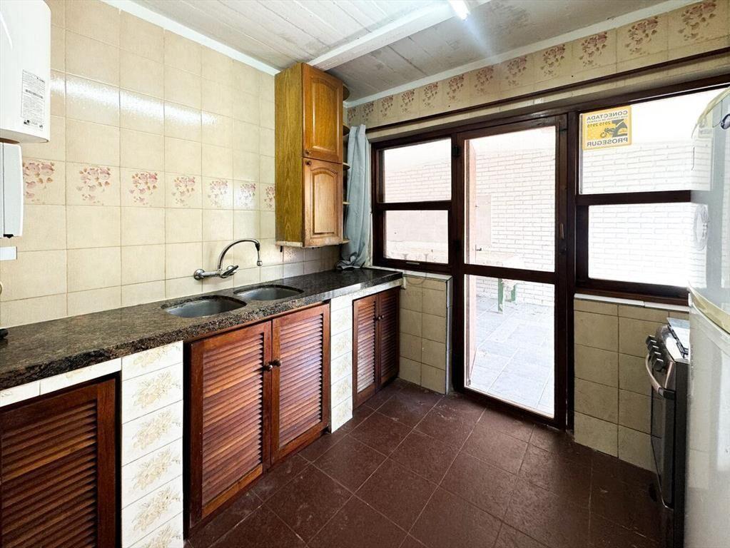 VENTA DE CASA CUATRO DORMITORIOS EN PUNTA COLORADA