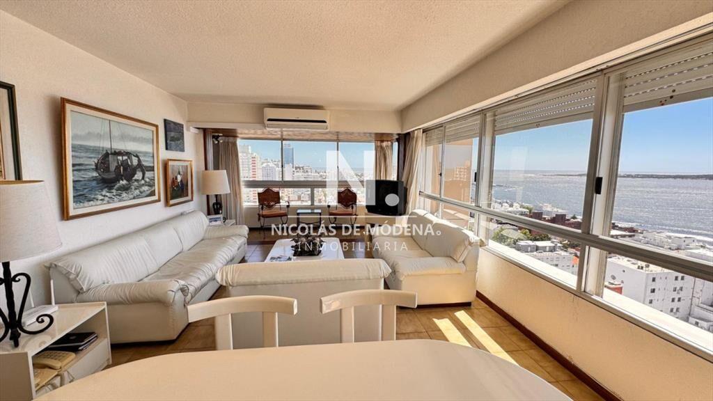 Apto en Torre Gattas -3 dor, 3 Baños, Balcón a
