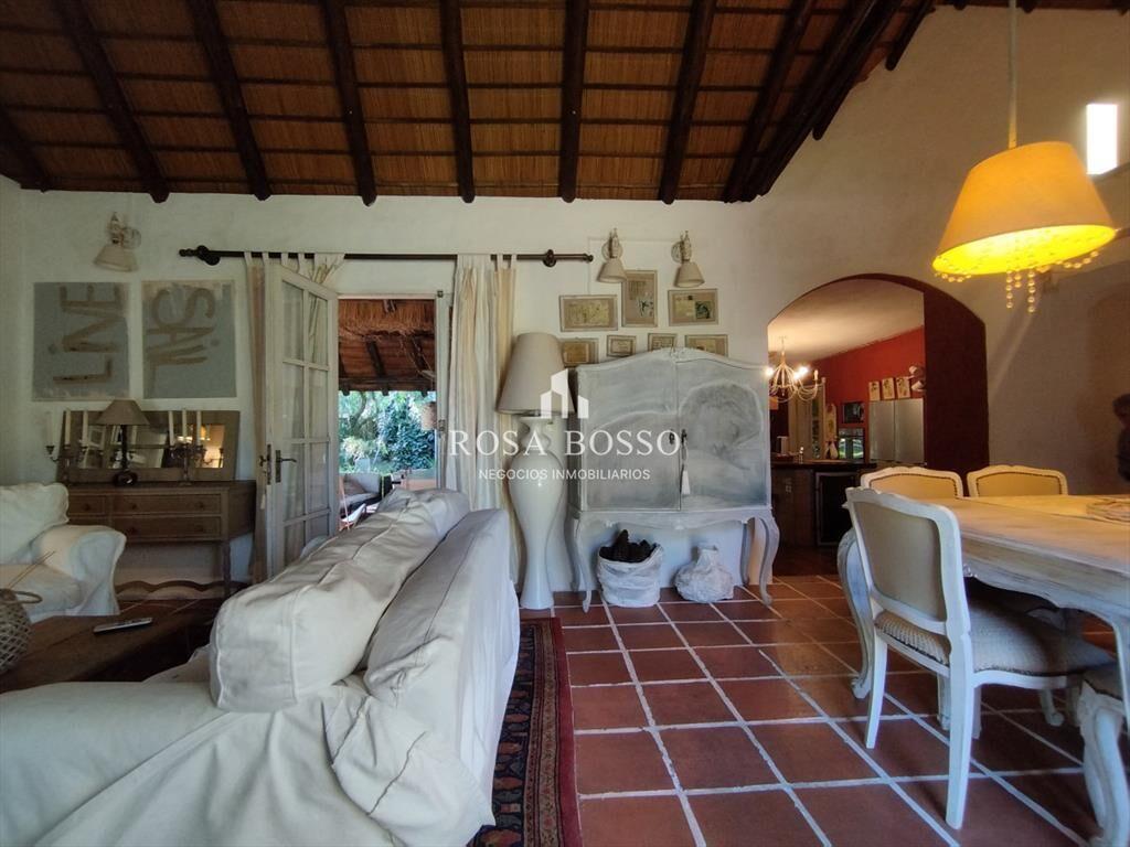 Casa Venta 4 dormitorios con piscina Punta del