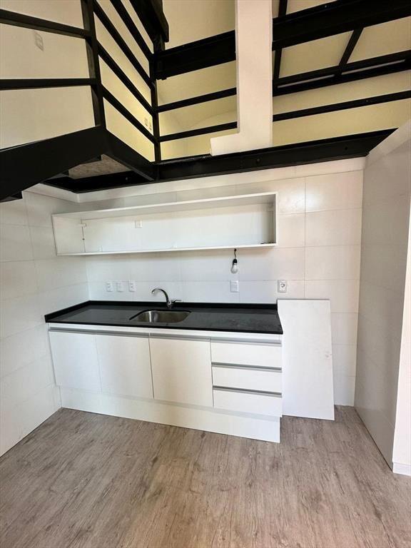 Loft al frente sobre Juan C Gómez, 35,9 M2 entrepiso, súp