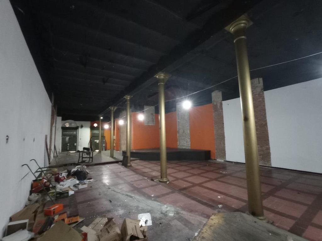 Rincón casi Plaza Matriz, mega local de 10 mts de frente, 7
