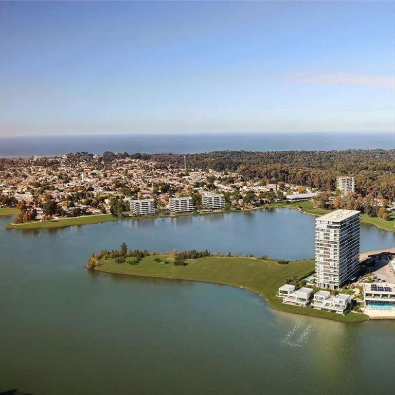 Venta apartamento 1 dormitorio Parque Carrasco Grou Distrit