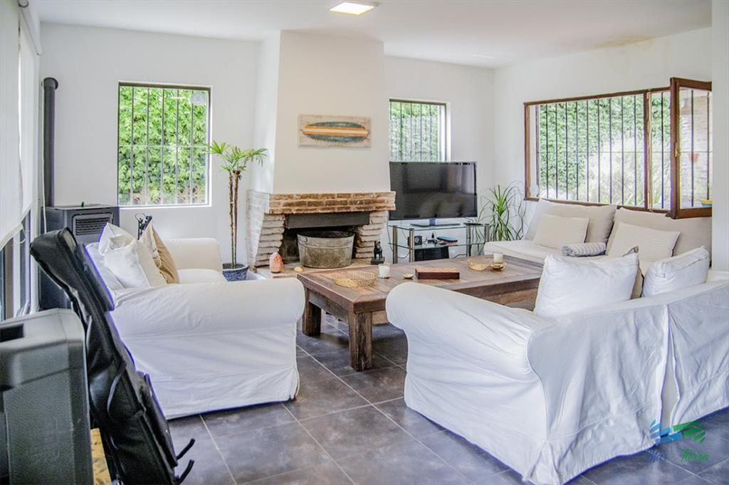 En venta casa de 5 dormitorios a metros de Playa Mansa, Pun