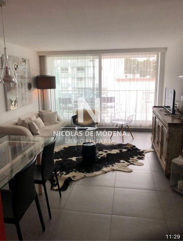 Vende Apartamento de 1 Dormitorio en Av. ? del