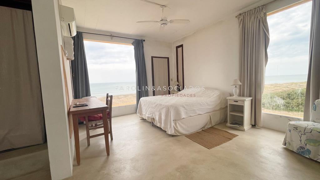 Casa de 5 dormitorios en venta en BahÃ­a del Pinar, Punta d