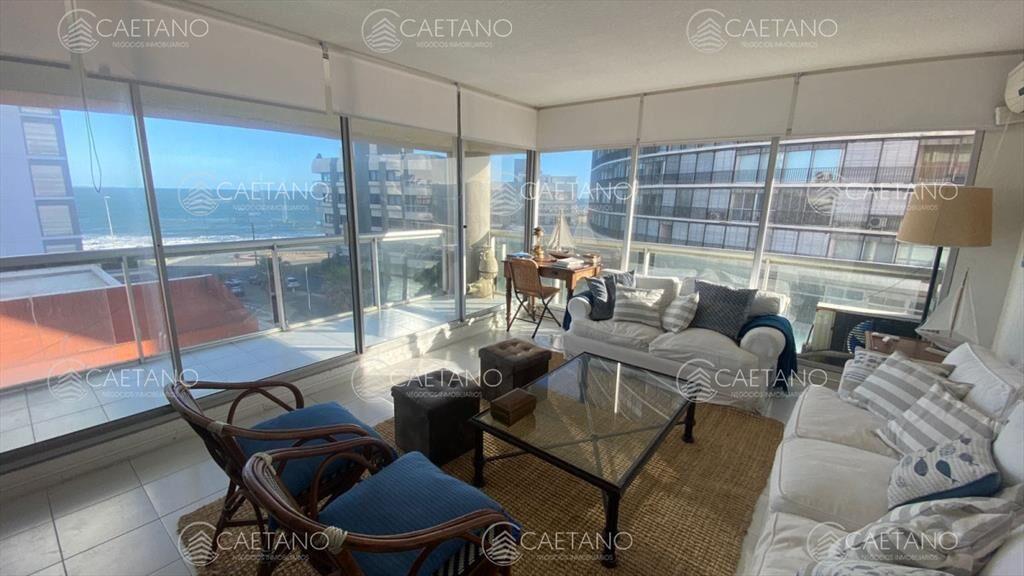 Apartamento en Peninsula, alquiler 2 dormitorios con vista