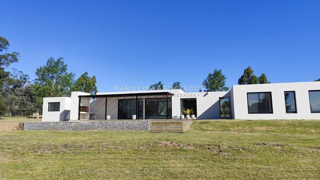Casa a estrenar en venta de 4 dormitorios en El