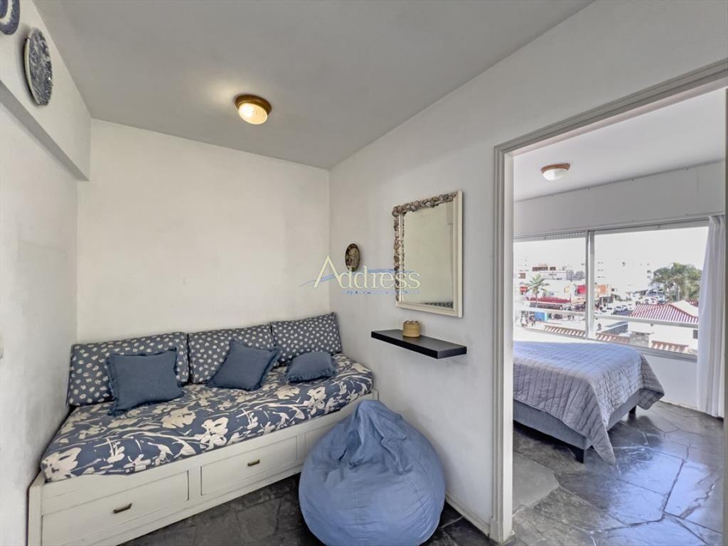 Peninsula 1 dormitorio y 1/2