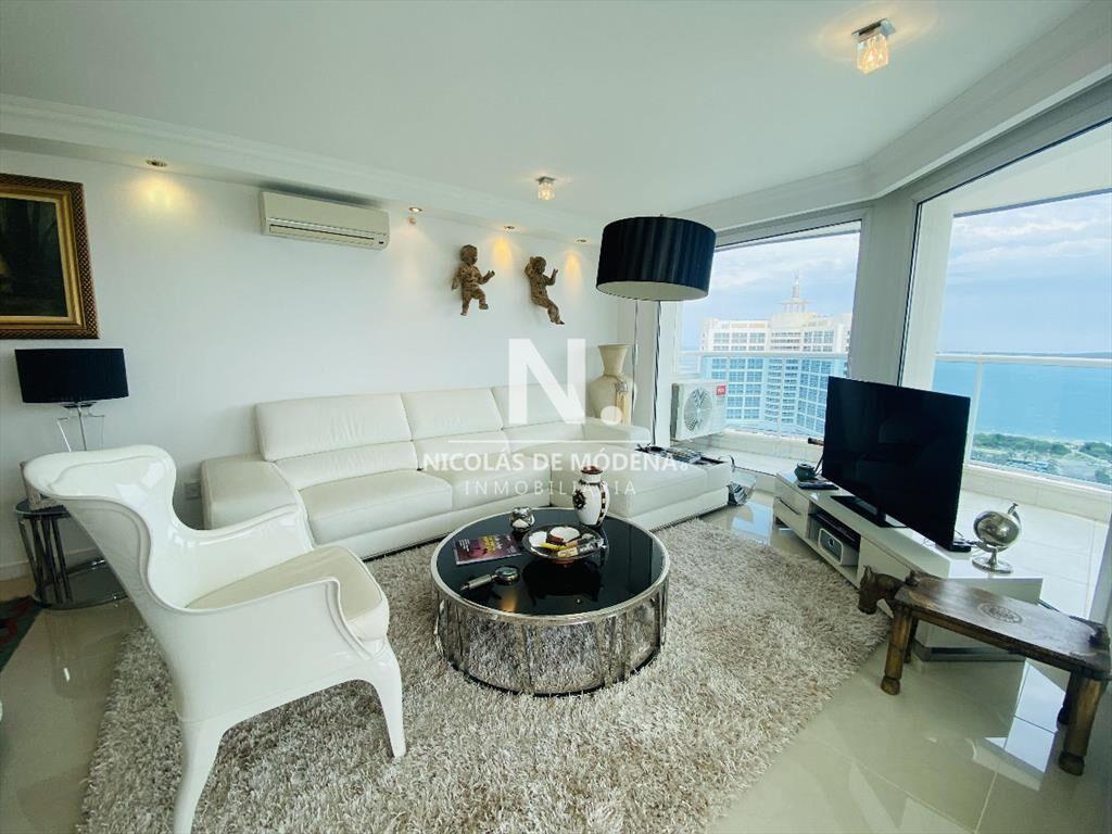 Apartamento en venta en de  3 dormitorios en  del