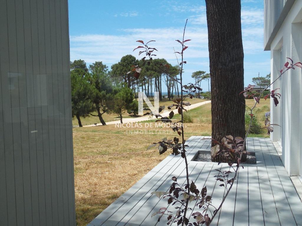 Casa de 5 Dormitorios en Jose Ignacio - Barrio Privado Pina