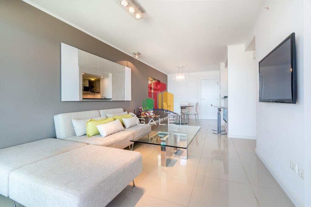 Apartamento de 2 Dormitorios en Playa Brava con Vista al Ma