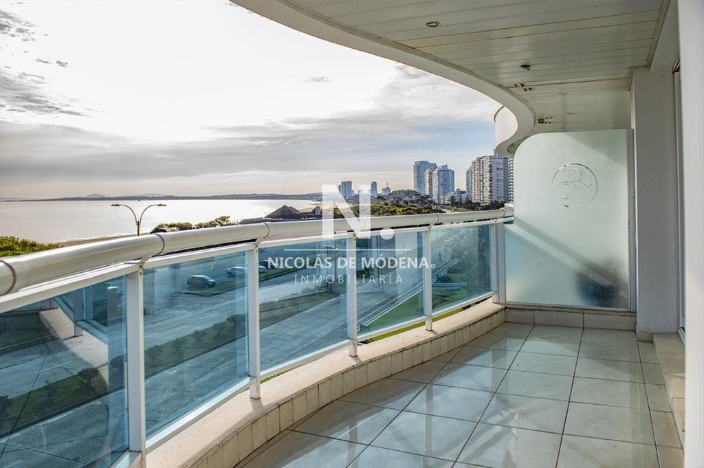 Espectacular departamento en venta en Torre de 3