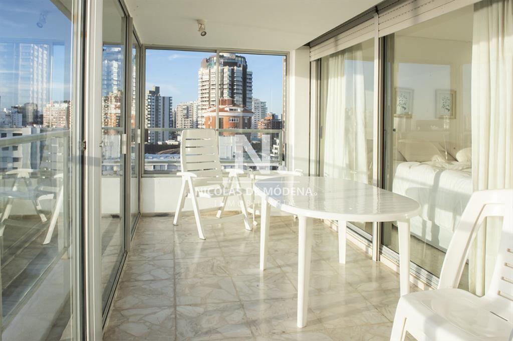 Vende departamento de 3 dormitorios con vista al