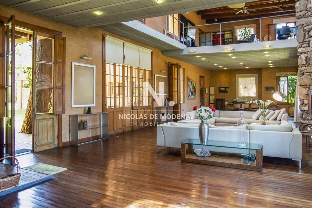 Divina Casa en venta en La Arbolada.