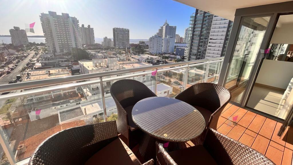 VENTA APARTAMENTO 2 DORMITORIOS 2 BAÑOS EDIFICIO