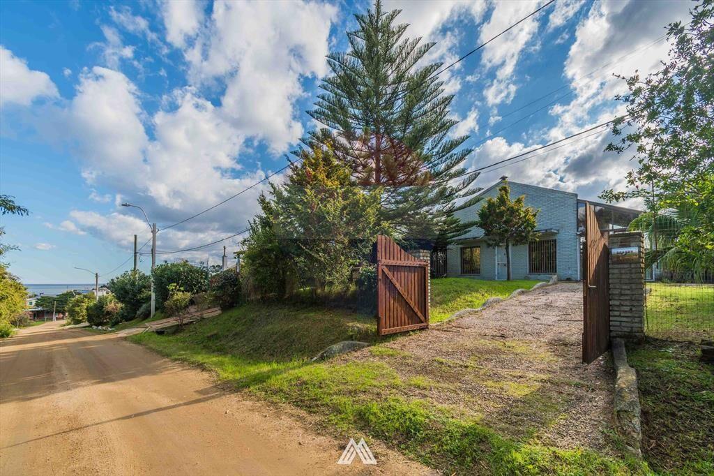 Venta, casa tres dormitorios en Atlántida