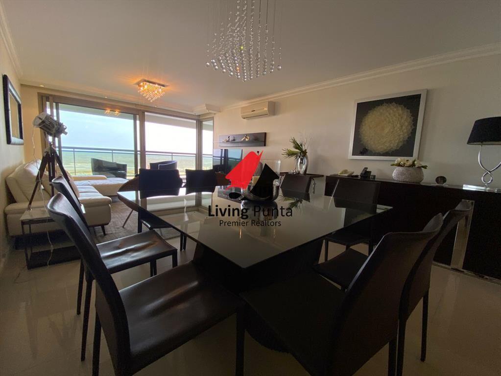 Apartamento de 3 dormitorios en Brava, Punta del Este.