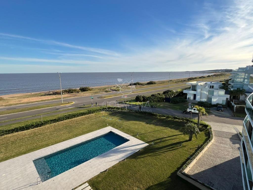 Apartamento en playa mansa con vista frente al