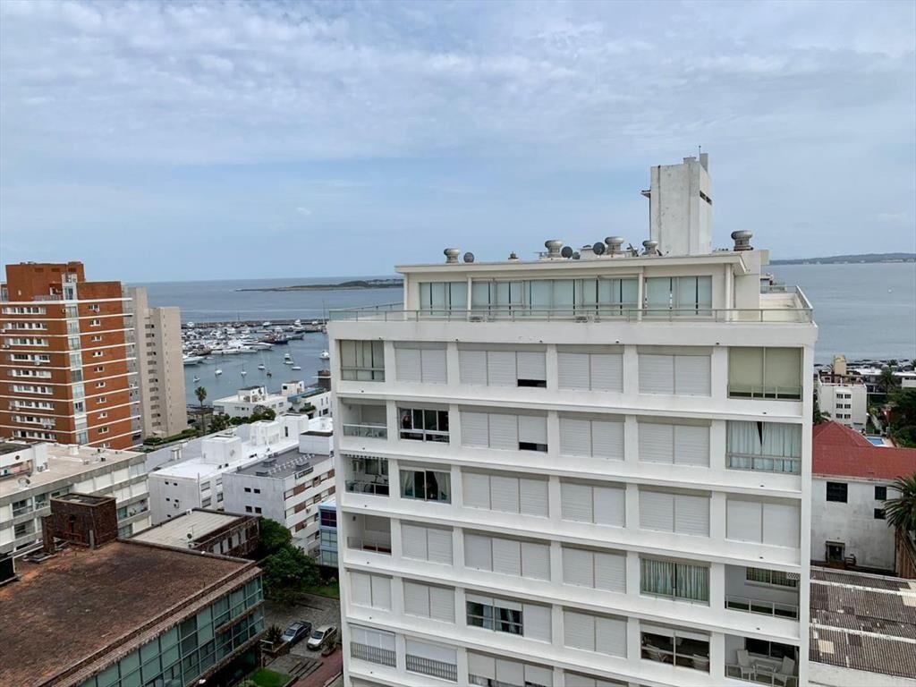 Peninsula a pasos del centro torre libertador