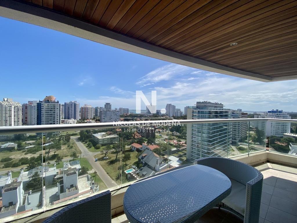 Cómoda planta en Brava