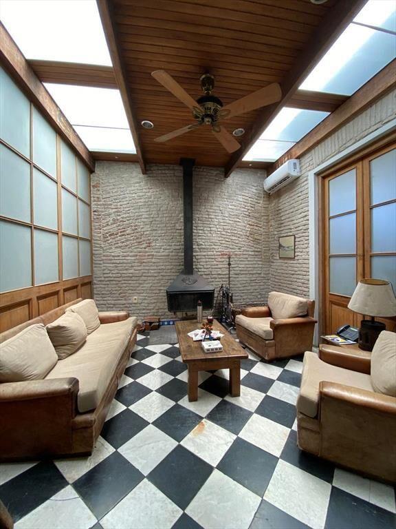 Venta excelente casa con local comercial y subsuelo - Aguad