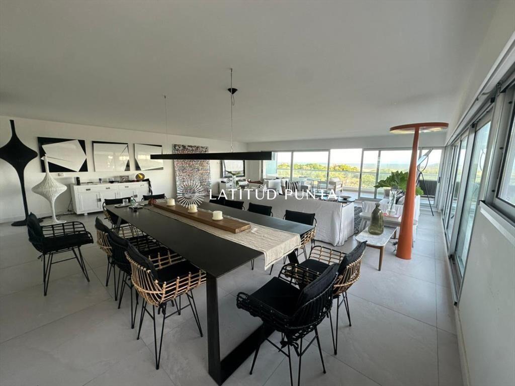Apartamento en Rincón del Indio, 3 suites más