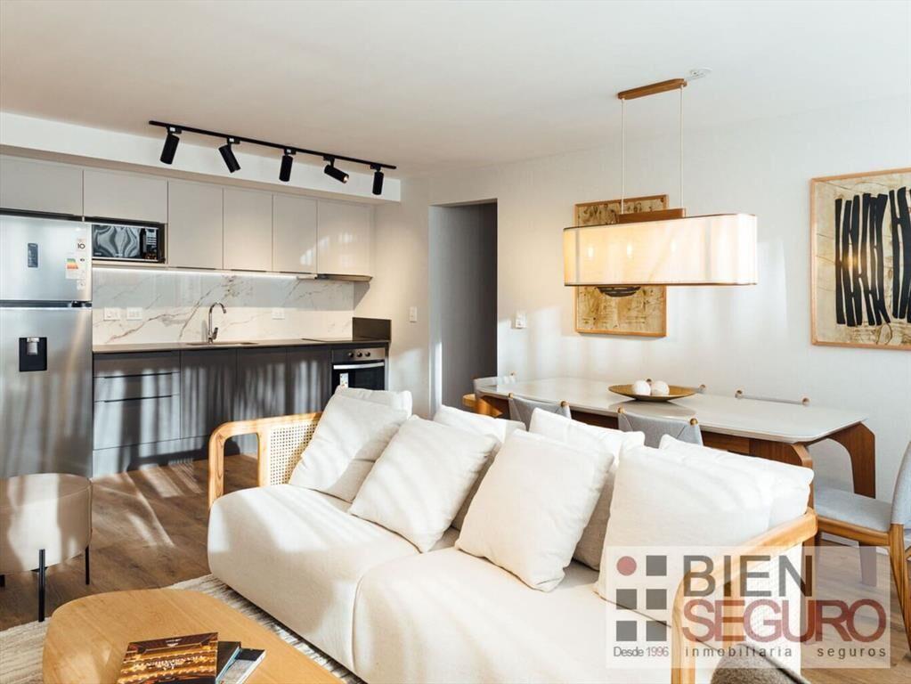 Apartamento  en alquiler, de 2 dormitorios, 2 baños, con pi