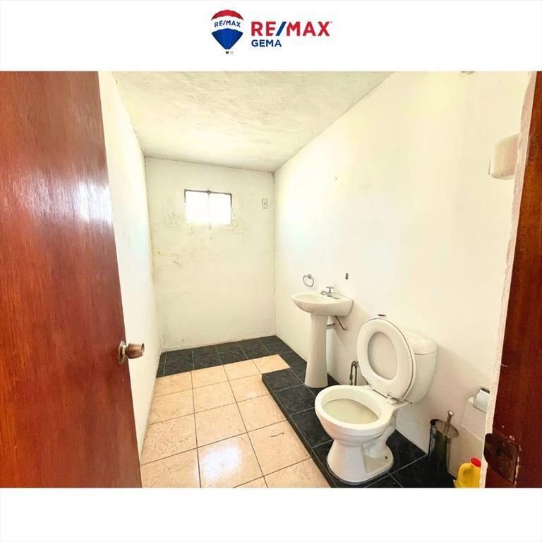 Casa con local comercial en plena Av. España