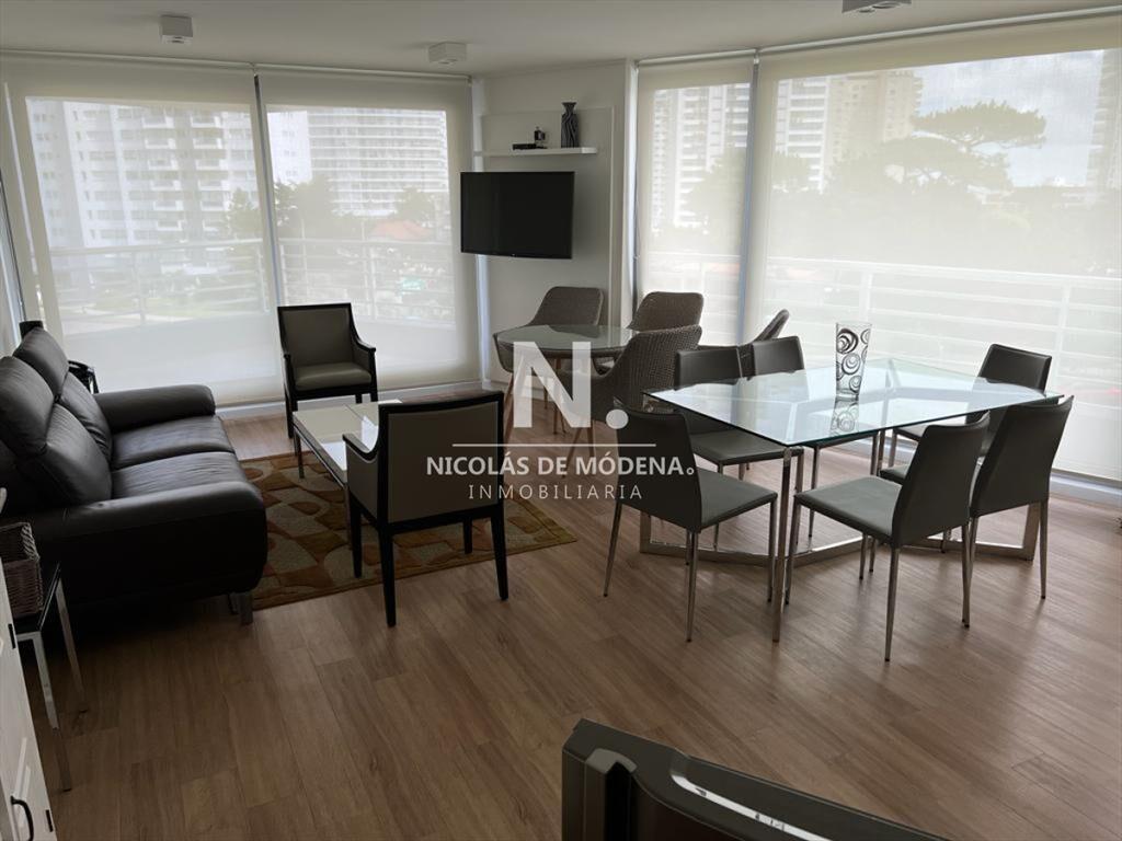 Departamento de 2 dormitorios en venta en Punta